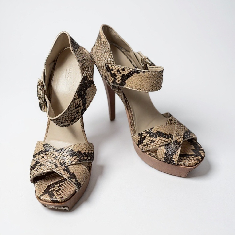 GUCCI Snakeskin Platform‎ Heels 8.5B Beige Python High Heel Sandals